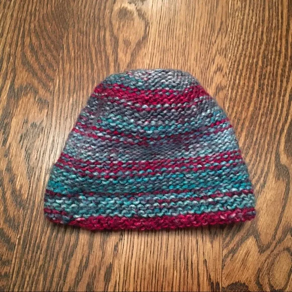 Hand Knitted Baby / Toddler Hat - Picture 4 of 6